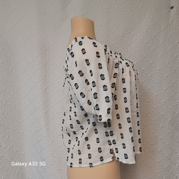 LOFT Women Size S Black and White Patterned Blouse - Picture 4 of 11